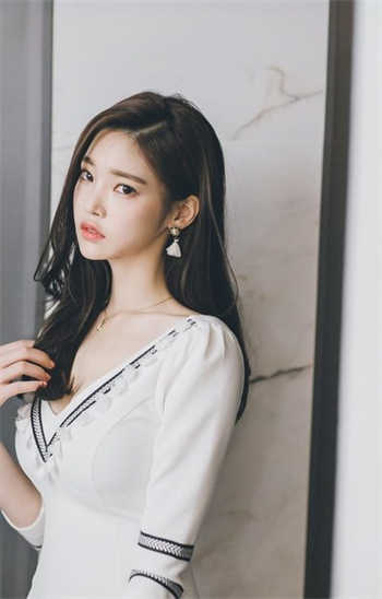 女教师二十三歳