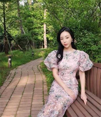 两人打扑克剧烈运动全过程