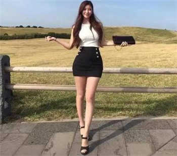 顶礼膜拜造句
