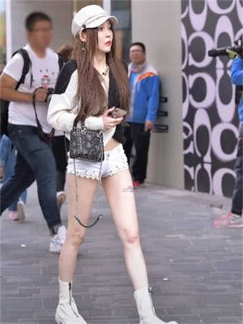 海中月funny233讲什么