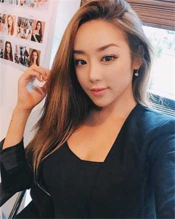 冯提墨脱裙子视频