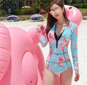 外遇妻子沉迷于老