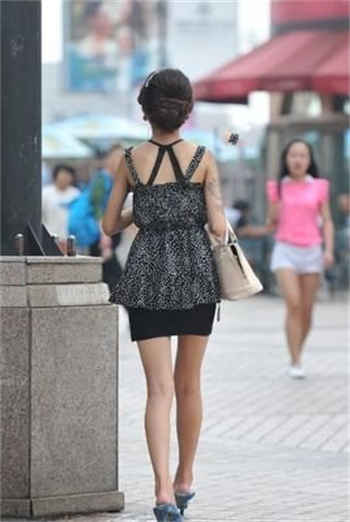 学校女厕所拉肚子