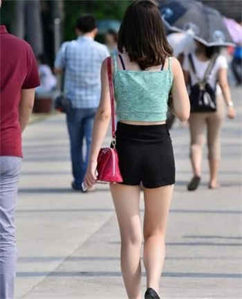 饥饿的家庭主妇