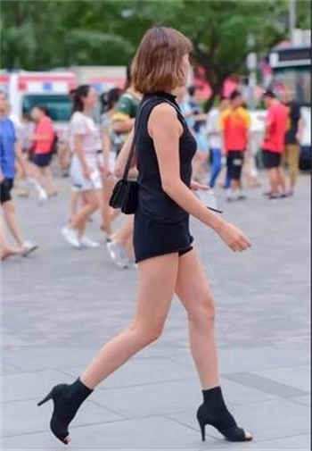 李蕾丽蒋玲玲