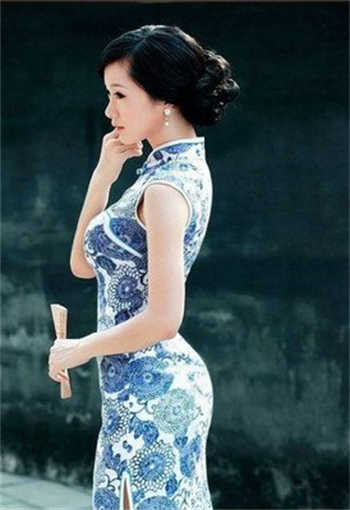 男女打扑克剧烈运动