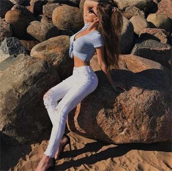 一个女的不交房租