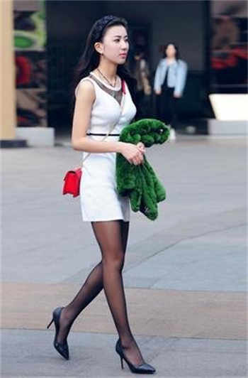 草莓香蕉菠萝秋葵黄瓜奶茶