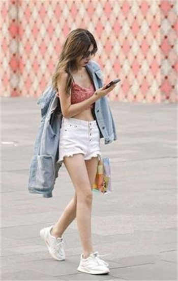 父母同玩青春期儿女木鱼