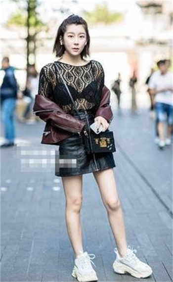 抖音一姐镜子门截图