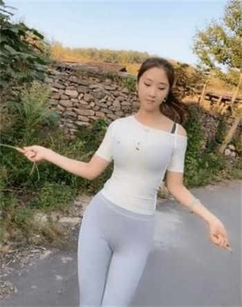 八哥网暗格里的秘密