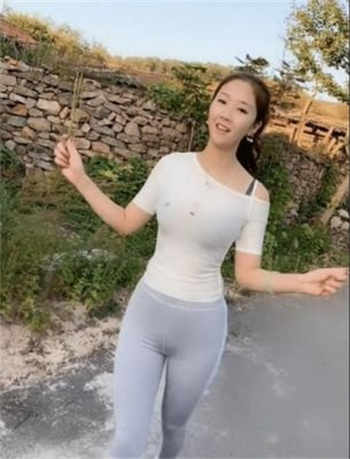 洛君天唐暖央全文