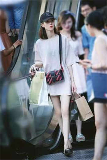面具下的妻子黎永春